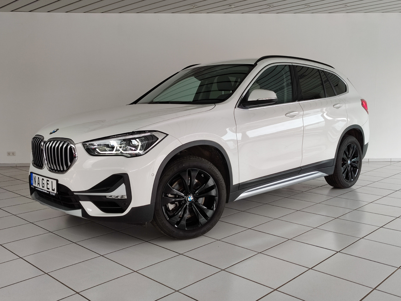 BMW X1 xDrive 20 i xLine Navi Rükam Leder DAB - SUV: billede 1 BMW X1 xDrive 20 i xLine Navi Rükam Leder DAB - SUV: billede 1