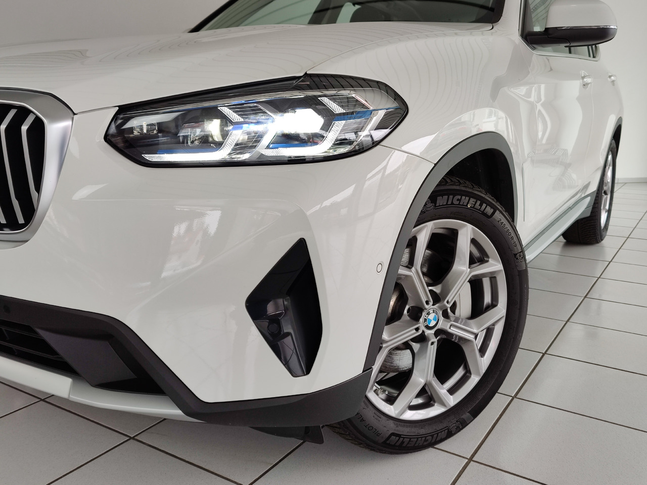 BMW X3 xDrive 30 i Live-Cockpit DAB Leder HiFi Headup - SUV: billede 2 BMW X3 xDrive 30 i Live-Cockpit DAB Leder HiFi Headup - SUV: billede 2