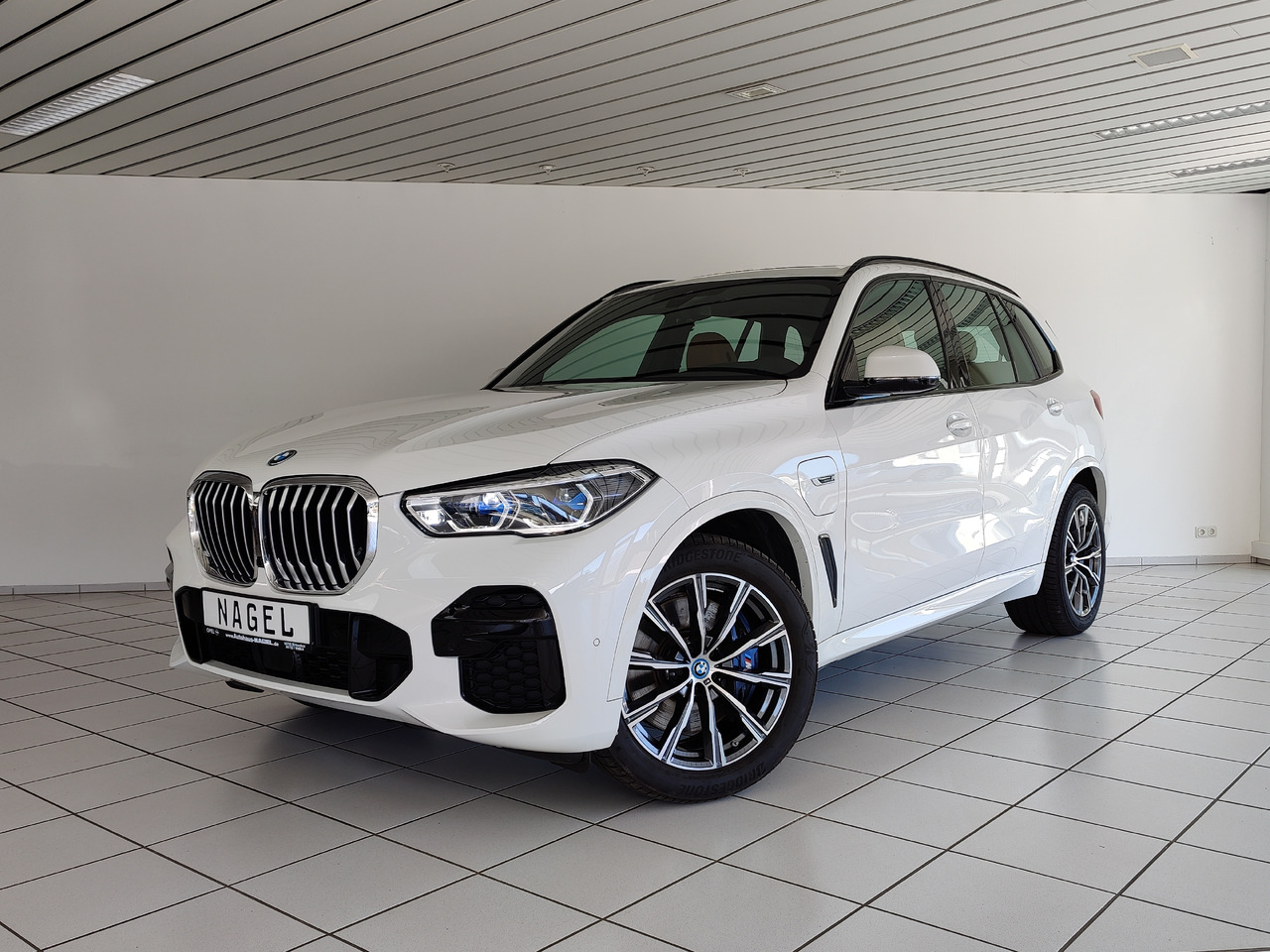 BMW X5 xDrive 45 e M Sport HiFi HUD Pano Leder Laser - SUV: billede 1 BMW X5 xDrive 45 e M Sport HiFi HUD Pano Leder Laser - SUV: billede 1