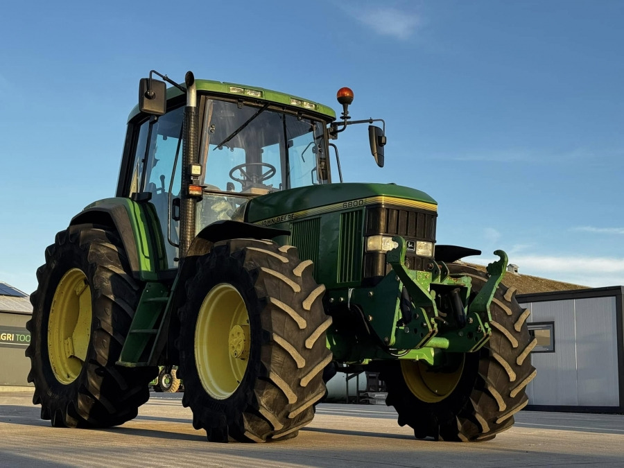 John Deere 6800 - Traktor: billede 1 John Deere 6800 - Traktor: billede 1
