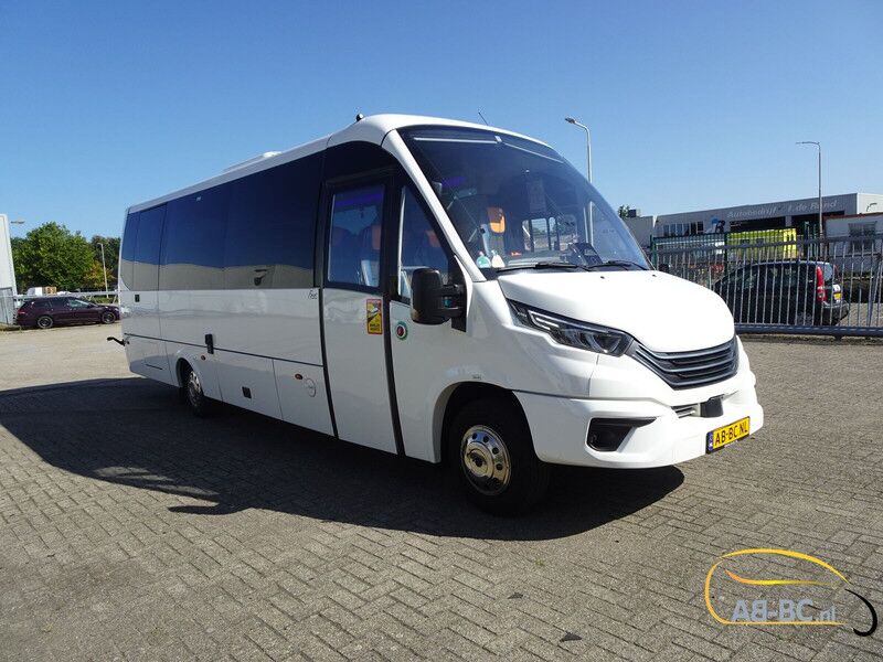 Iveco Rosero First FLHI XL - 31 Seats EURO 6 - Turistbus: billede 1 Iveco Rosero First FLHI XL - 31 Seats EURO 6 - Turistbus: billede 1