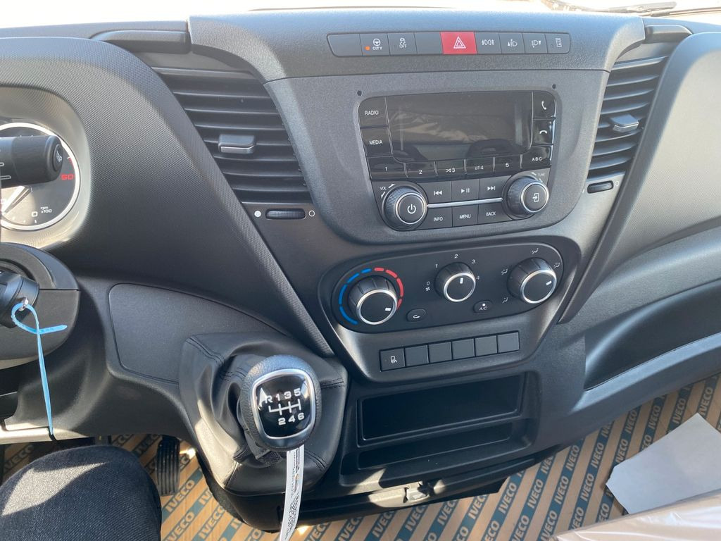 Iveco Daily Koffer mit LBW SOFORT Euro6E Iveco Daily Koffer mit LBW SOFORT Euro6E - Varebil med kasse: billede 3 Iveco Daily Koffer mit LBW SOFORT Euro6E Iveco Daily Koffer mit LBW SOFORT Euro6E - Varebil med kasse: billede 3