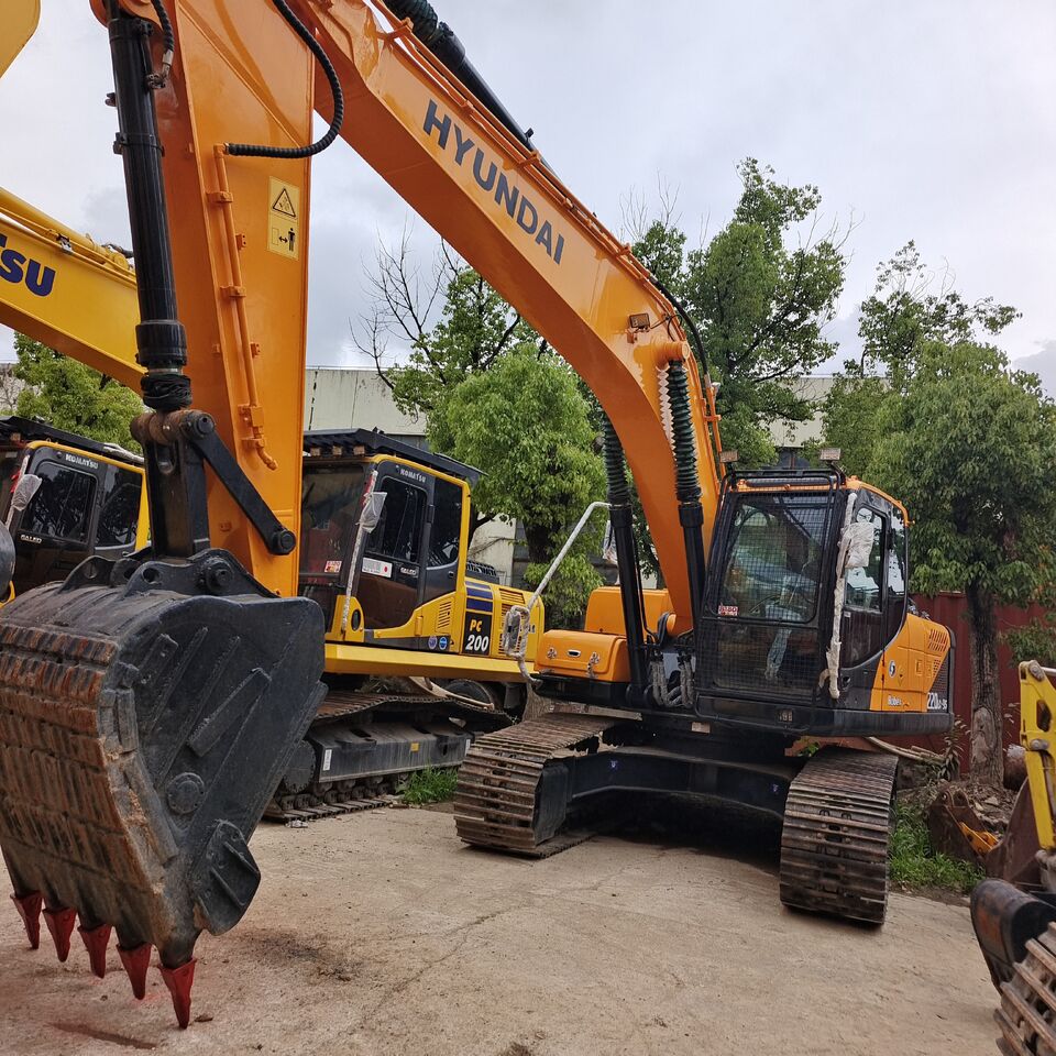 HYUNDAI 220LC-9S 3000 UNTS IN STOCK CHINA BIGGEST SUPPLIER - Bæltegravemaskine: billede 1 HYUNDAI 220LC-9S 3000 UNTS IN STOCK CHINA BIGGEST SUPPLIER - Bæltegravemaskine: billede 1