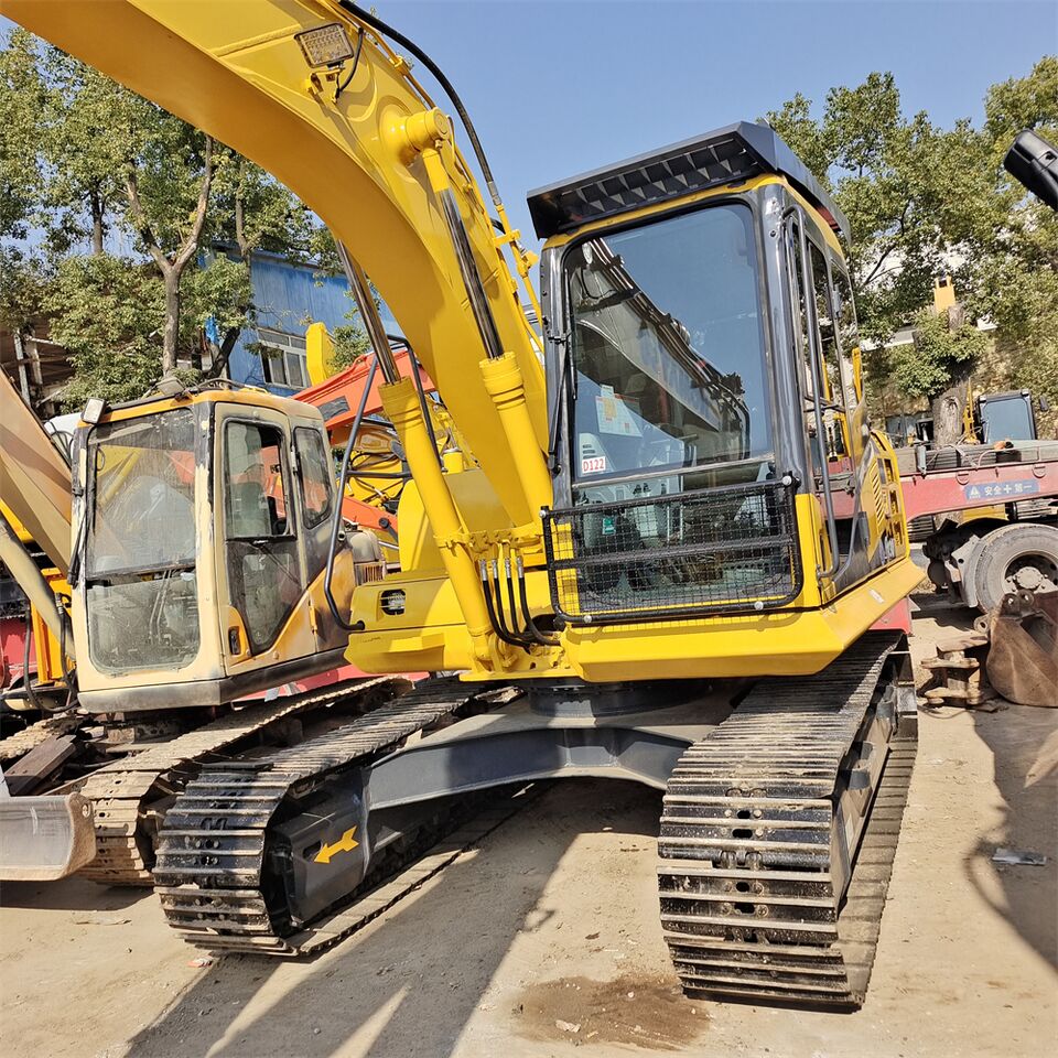 KOMATSU PC130-7 3000 UNTS IN STOCK CHINA BIGGEST SUPPLIER - Bæltegravemaskine: billede 1 KOMATSU PC130-7 3000 UNTS IN STOCK CHINA BIGGEST SUPPLIER - Bæltegravemaskine: billede 1