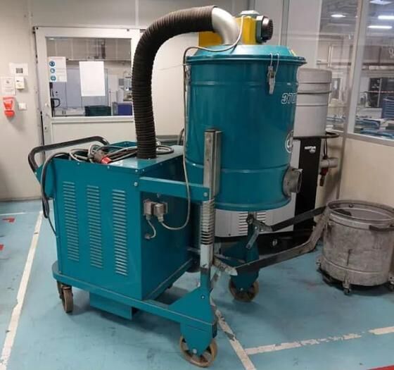 INDUSTRIAL VACUM CLEANER NILFISK - Industristøvsuger: billede 2 INDUSTRIAL VACUM CLEANER NILFISK - Industristøvsuger: billede 2