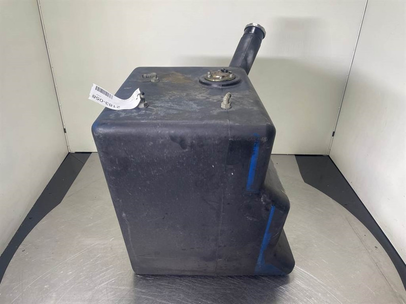 Ahlmann AZ150-4100050A-Fuel tank/Kraftstofftank - Ramme/ Chassis for Entreprenørmaskin: billede 2 Ahlmann AZ150-4100050A-Fuel tank/Kraftstofftank - Ramme/ Chassis for Entreprenørmaskin: billede 2