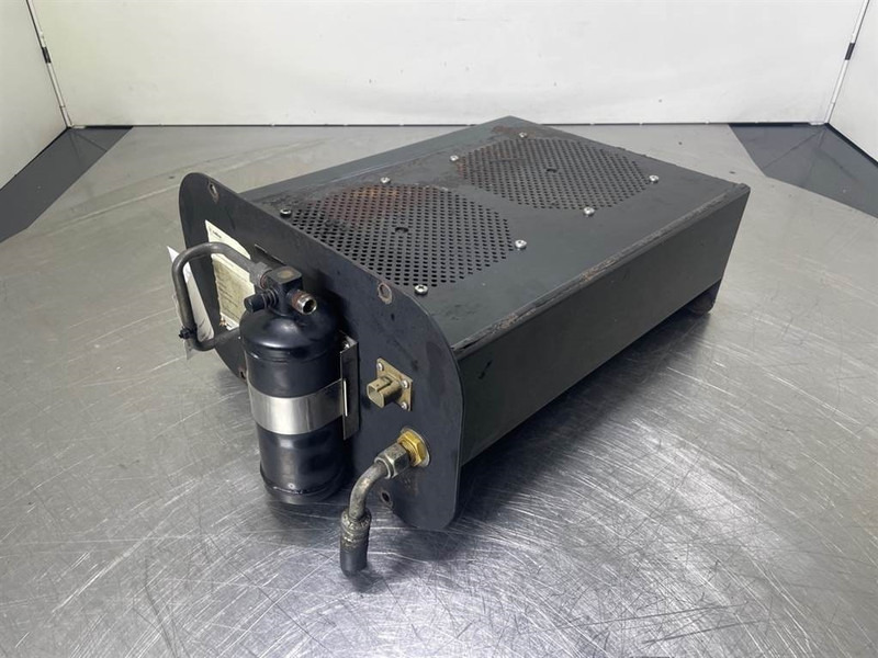 Ahlmann AZ150-4184898A-Airco condenser/Klimakondensator - Ramme/ Chassis for Entreprenørmaskin: billede 1 Ahlmann AZ150-4184898A-Airco condenser/Klimakondensator - Ramme/ Chassis for Entreprenørmaskin: billede 1