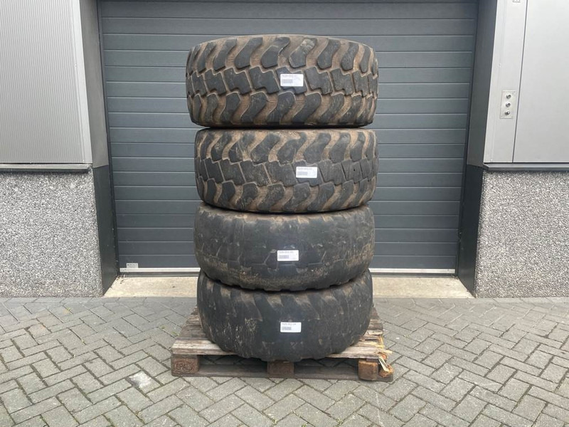 Ahlmann AZ6-Alliance 405/70R20 (16/70R20)-Tire/Reifen/Band - Dæk og fælge for Entreprenørmaskin: billede 1 Ahlmann AZ6-Alliance 405/70R20 (16/70R20)-Tire/Reifen/Band - Dæk og fælge for Entreprenørmaskin: billede 1