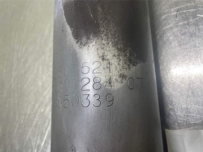 Manitou MT523-250521-Exhaust/Auspuff/Uitlaat - Motor for Entreprenørmaskin: billede 4 Manitou MT523-250521-Exhaust/Auspuff/Uitlaat - Motor for Entreprenørmaskin: billede 4