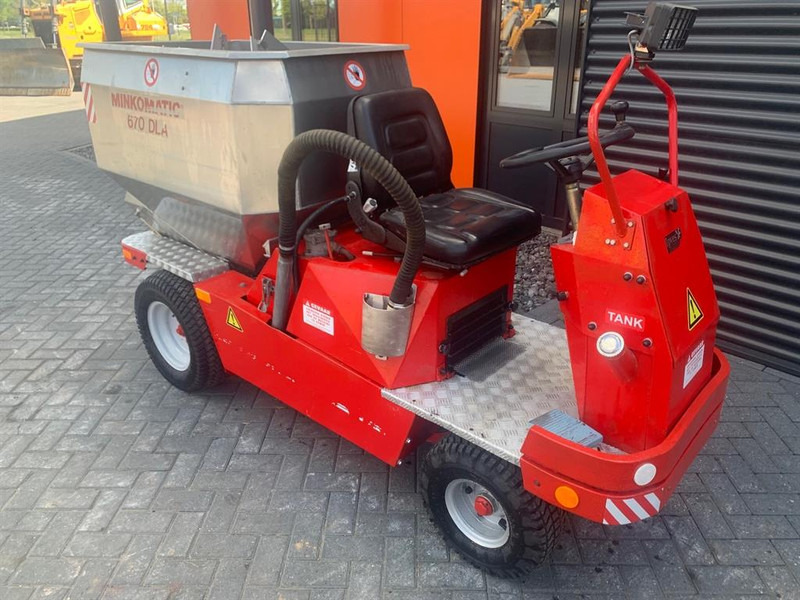 NORCAR MINKOMATIC 670 DLA - Udstyr til kvæg: billede 1 NORCAR MINKOMATIC 670 DLA - Udstyr til kvæg: billede 1