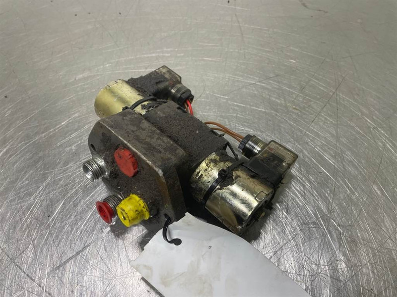 New Holland KV-4/3-3KO-6-6 - Hydraulik for Entreprenørmaskin: billede 3 New Holland KV-4/3-3KO-6-6 - Hydraulik for Entreprenørmaskin: billede 3
