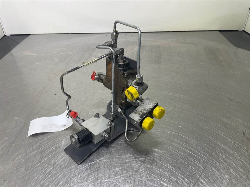 New Holland W110C - Priority valve/Prioritaetsventil - Hydraulik for Entreprenørmaskin: billede 2 New Holland W110C - Priority valve/Prioritaetsventil - Hydraulik for Entreprenørmaskin: billede 2