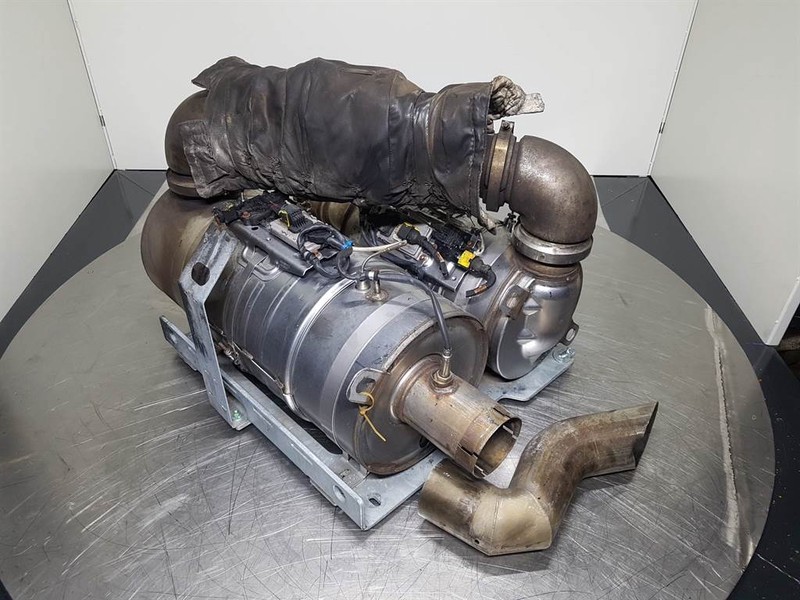 Sennebogen 818 - Exhaust system/Auspuff/Uitlaat - Motor og reservedele for Entreprenørmaskin: billede 5 Sennebogen 818 - Exhaust system/Auspuff/Uitlaat - Motor og reservedele for Entreprenørmaskin: billede 5