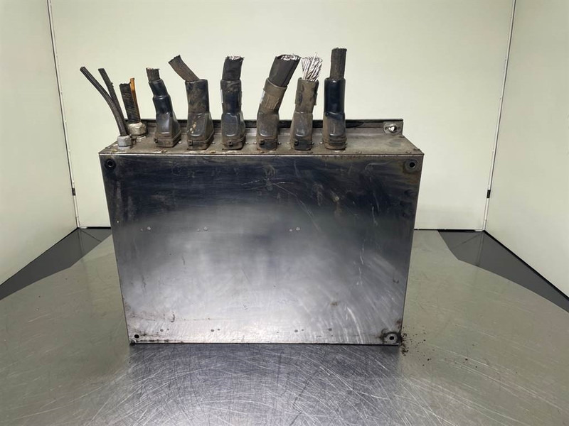 Sennebogen 835E-175343-Switch kabinet/Schaltschrank - Elektrisk system for Entreprenørmaskin: billede 4 Sennebogen 835E-175343-Switch kabinet/Schaltschrank - Elektrisk system for Entreprenørmaskin: billede 4