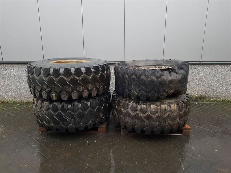 Terex TL210-Solideal 20.5-25-Tire/Reifen/Band - Dæk og fælge for Entreprenørmaskin: billede 1 Terex TL210-Solideal 20.5-25-Tire/Reifen/Band - Dæk og fælge for Entreprenørmaskin: billede 1