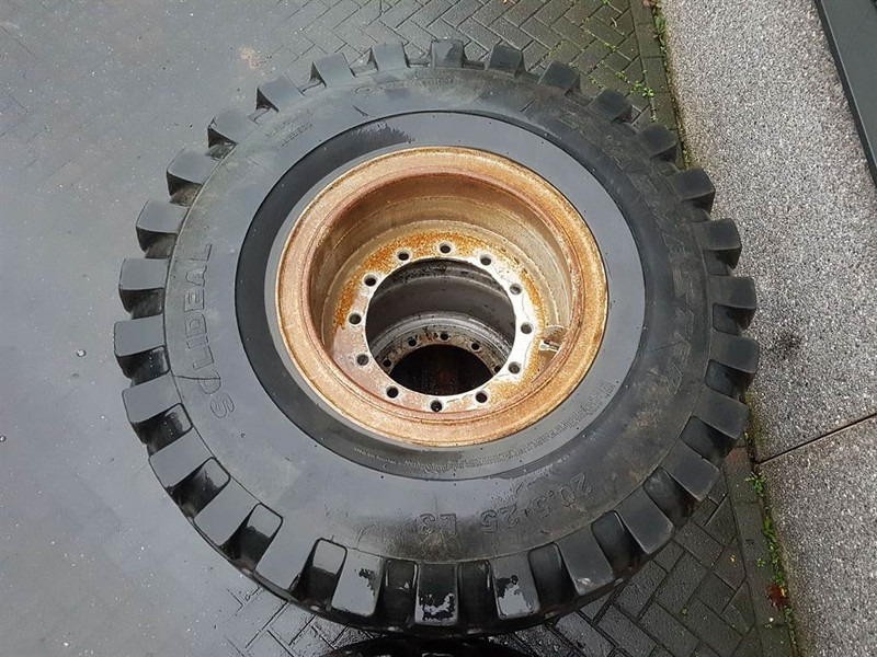 Terex TL210-Solideal 20.5-25-Tire/Reifen/Band - Dæk og fælge for Entreprenørmaskin: billede 4 Terex TL210-Solideal 20.5-25-Tire/Reifen/Band - Dæk og fælge for Entreprenørmaskin: billede 4