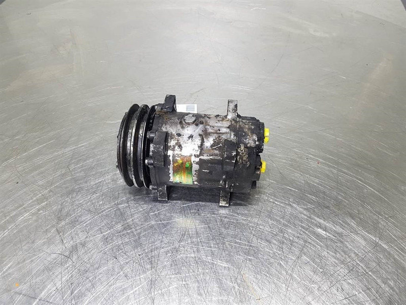 Volvo -Sanden SD7H15-Compressor/Kompressor/Aircopomp - A/C kompressor for Entreprenørmaskin: billede 2 Volvo -Sanden SD7H15-Compressor/Kompressor/Aircopomp - A/C kompressor for Entreprenørmaskin: billede 2
