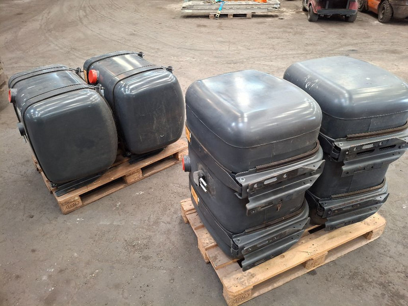 Mercedes-Benz 290L - Brændstoftank: billede 3 Mercedes-Benz 290L - Brændstoftank: billede 3