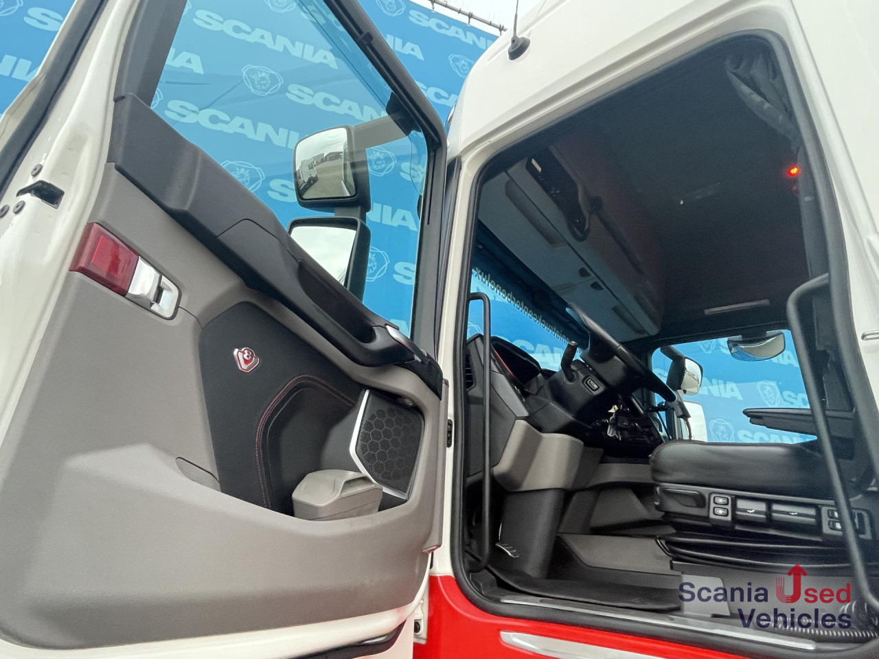 Leje en SCANIA R 650 B6x4NB RETARDER V8 WOOD KESLA 2112T CRANE SCANIA R 650 B6x4NB RETARDER V8 WOOD KESLA 2112T CRANE: billede 6 Leje en SCANIA R 650 B6x4NB RETARDER V8 WOOD KESLA 2112T CRANE SCANIA R 650 B6x4NB RETARDER V8 WOOD KESLA 2112T CRANE: billede 6