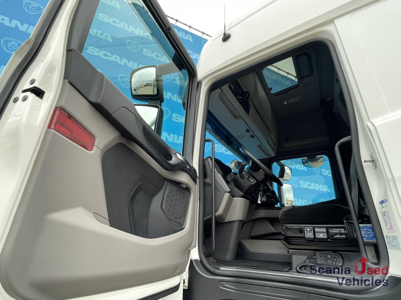 SCANIA R 450 A4x2NB DIFF-L RETARDER FULL AIR 8T HYDRO - Trækker: billede 3 SCANIA R 450 A4x2NB DIFF-L RETARDER FULL AIR 8T HYDRO - Trækker: billede 3