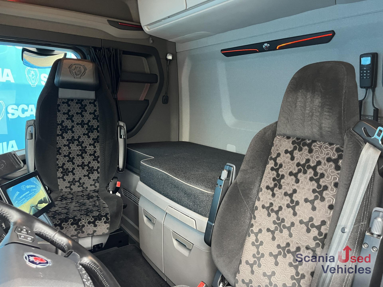 SCANIA S 590 A4x2NB V8 RETARDER DIFF-L FULL AIR 8T P-AIRC - Trækker: billede 3 SCANIA S 590 A4x2NB V8 RETARDER DIFF-L FULL AIR 8T P-AIRC - Trækker: billede 3