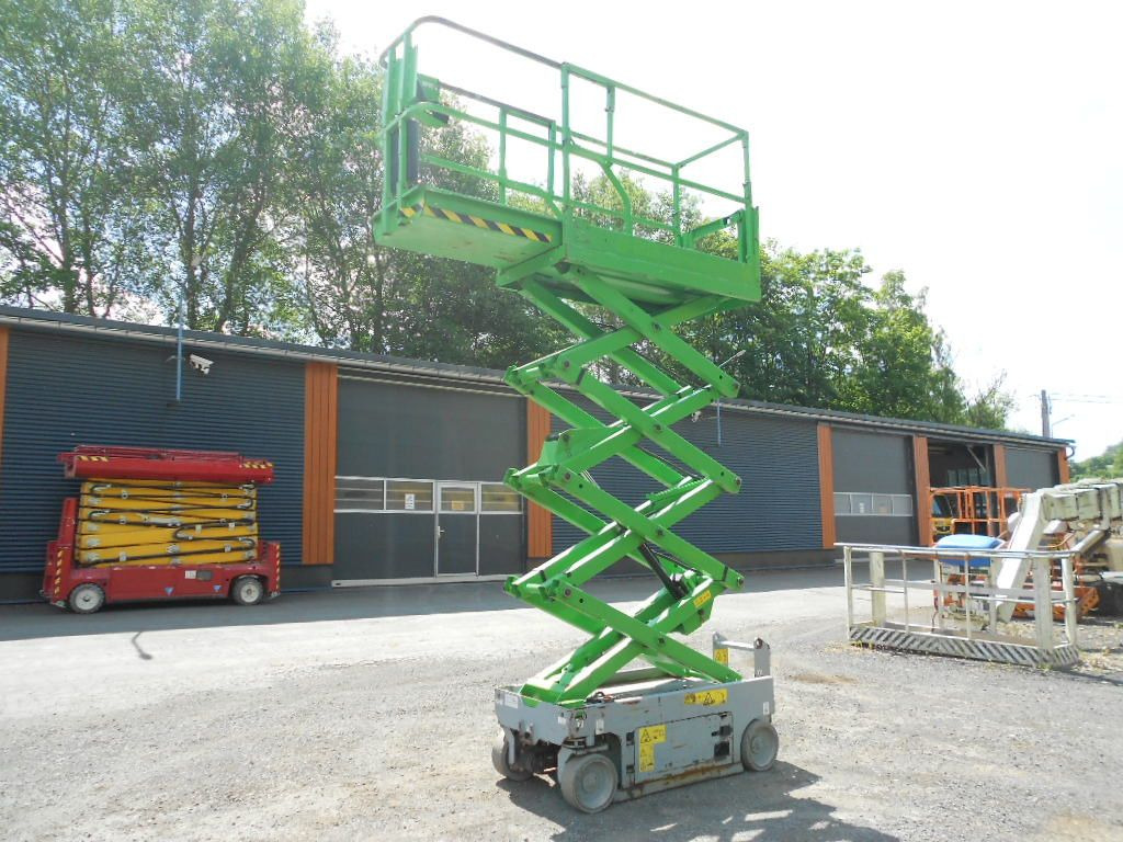 Genie GS 1932, Scherenarbeitsbühne Genie 8 m - Lastbil med mandskabslift: billede 2 Genie GS 1932, Scherenarbeitsbühne Genie 8 m - Lastbil med mandskabslift: billede 2