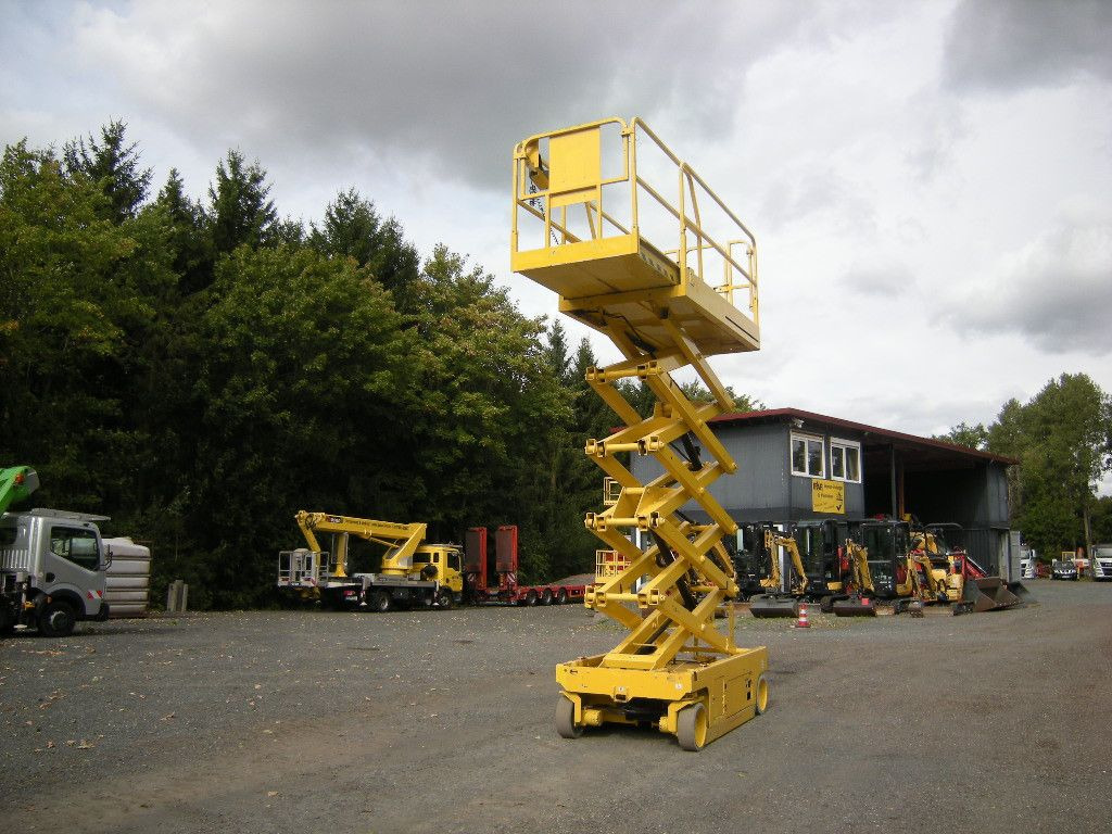 Genie GS 3246 Scherenarbeitsbühne 11,9 m - Lastbil med mandskabslift: billede 4 Genie GS 3246 Scherenarbeitsbühne 11,9 m - Lastbil med mandskabslift: billede 4