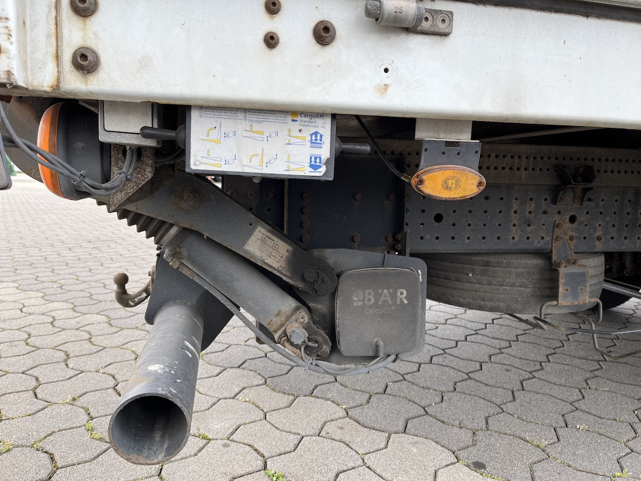 FUSO Canter 7C18 4x2 Ladebordwand Getriebeschaden - Varebil med presenning: billede 5 FUSO Canter 7C18 4x2 Ladebordwand Getriebeschaden - Varebil med presenning: billede 5