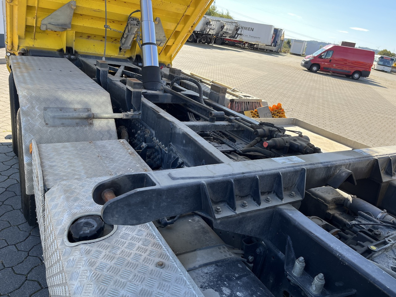 MAN TGS 28.480 6x4 4x4 Dreiseitenkipper Allrad Liftachse - Tipvogn lastbil: billede 3 MAN TGS 28.480 6x4 4x4 Dreiseitenkipper Allrad Liftachse - Tipvogn lastbil: billede 3