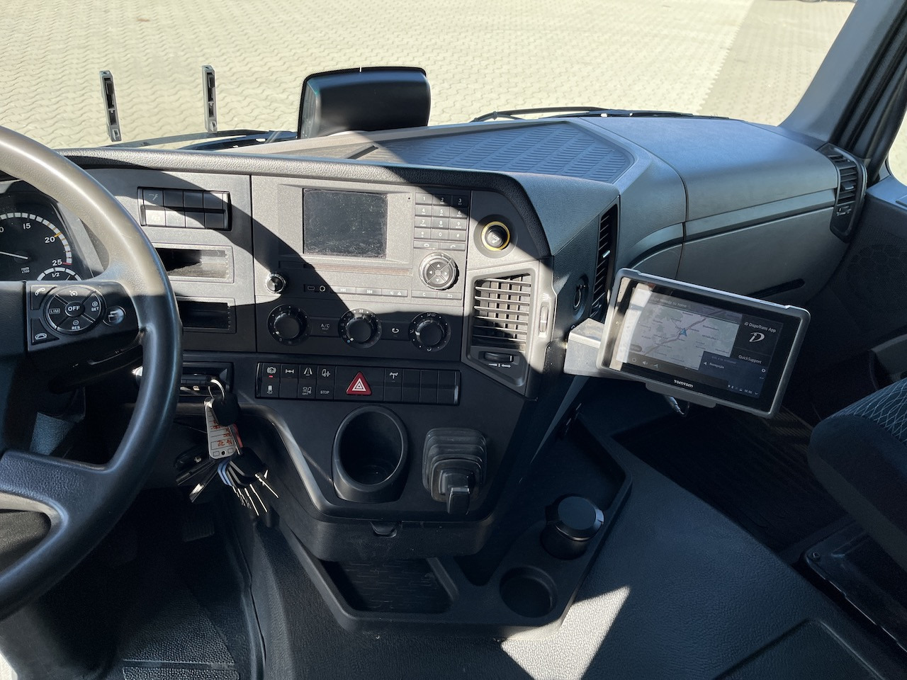 Mercedes-Benz Antos 1840 4x4 HAD LBW Kühlung Flüssigstickstoff - Lastbil varevogn: billede 2 Mercedes-Benz Antos 1840 4x4 HAD LBW Kühlung Flüssigstickstoff - Lastbil varevogn: billede 2