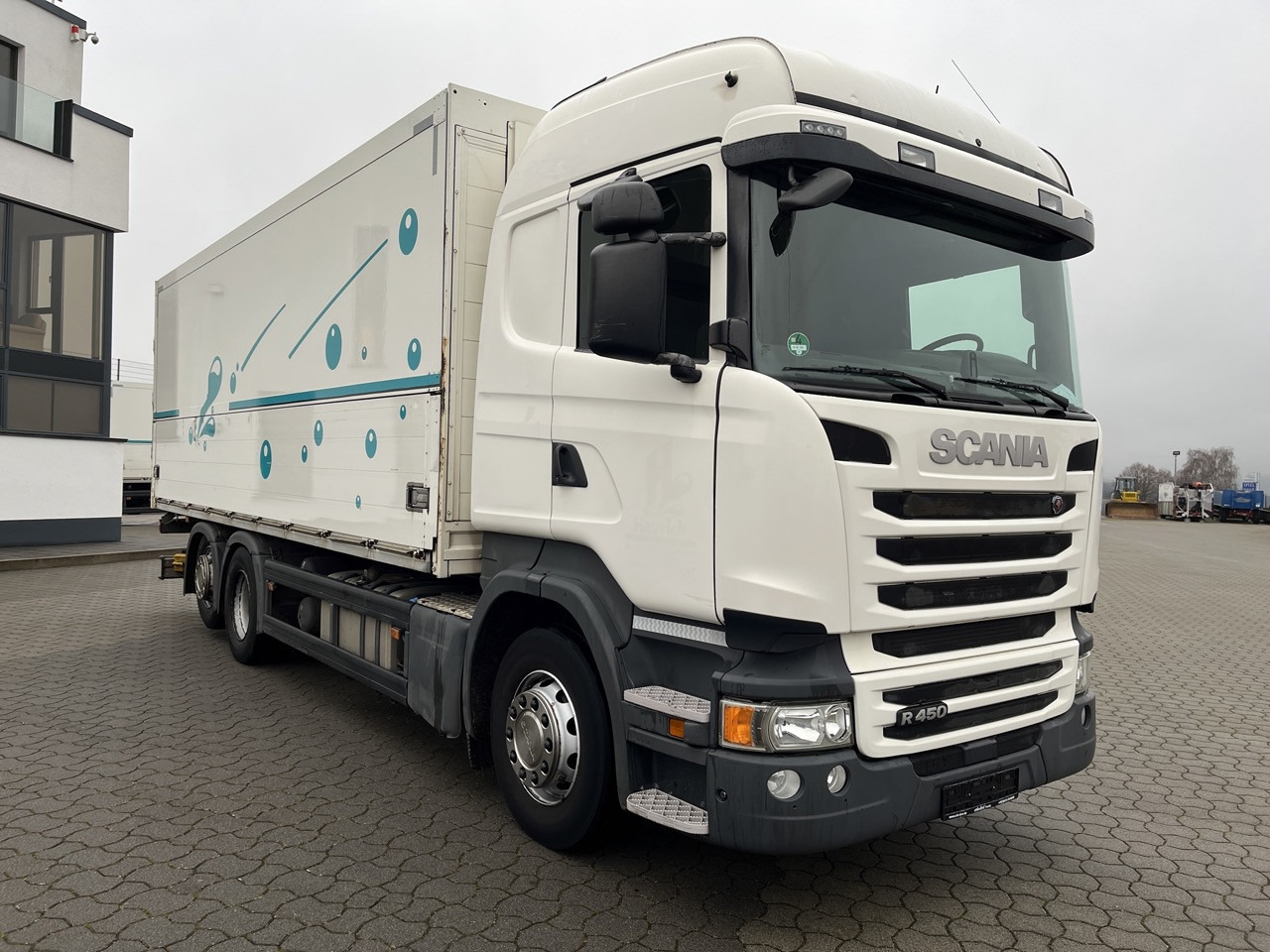 Scania R 450 6x2 Geränke Lenkachse Retarder - Til transport af drikkevarer lastbil: billede 2 Scania R 450 6x2 Geränke Lenkachse Retarder - Til transport af drikkevarer lastbil: billede 2