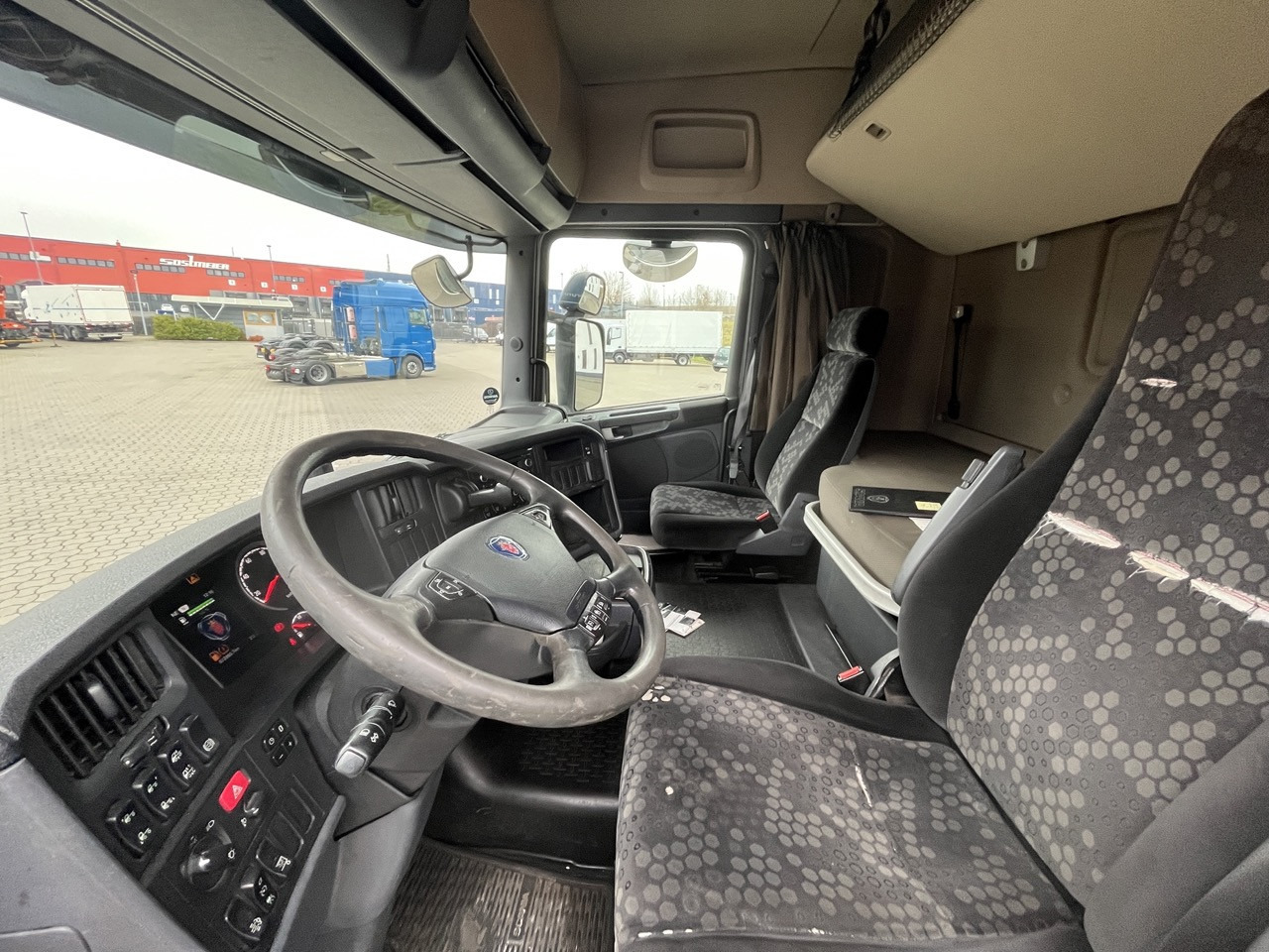 Scania R 450 6x2 Geränke Lenkachse Retarder - Til transport af drikkevarer lastbil: billede 2 Scania R 450 6x2 Geränke Lenkachse Retarder - Til transport af drikkevarer lastbil: billede 2