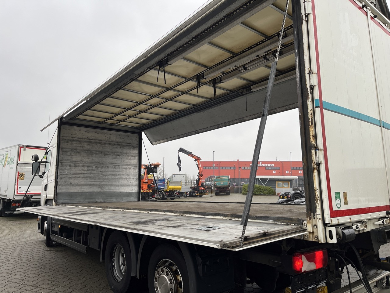 Scania R 450 6x2 Geränkezug + Orten Anhänger - Til transport af drikkevarer lastbil: billede 2 Scania R 450 6x2 Geränkezug + Orten Anhänger - Til transport af drikkevarer lastbil: billede 2