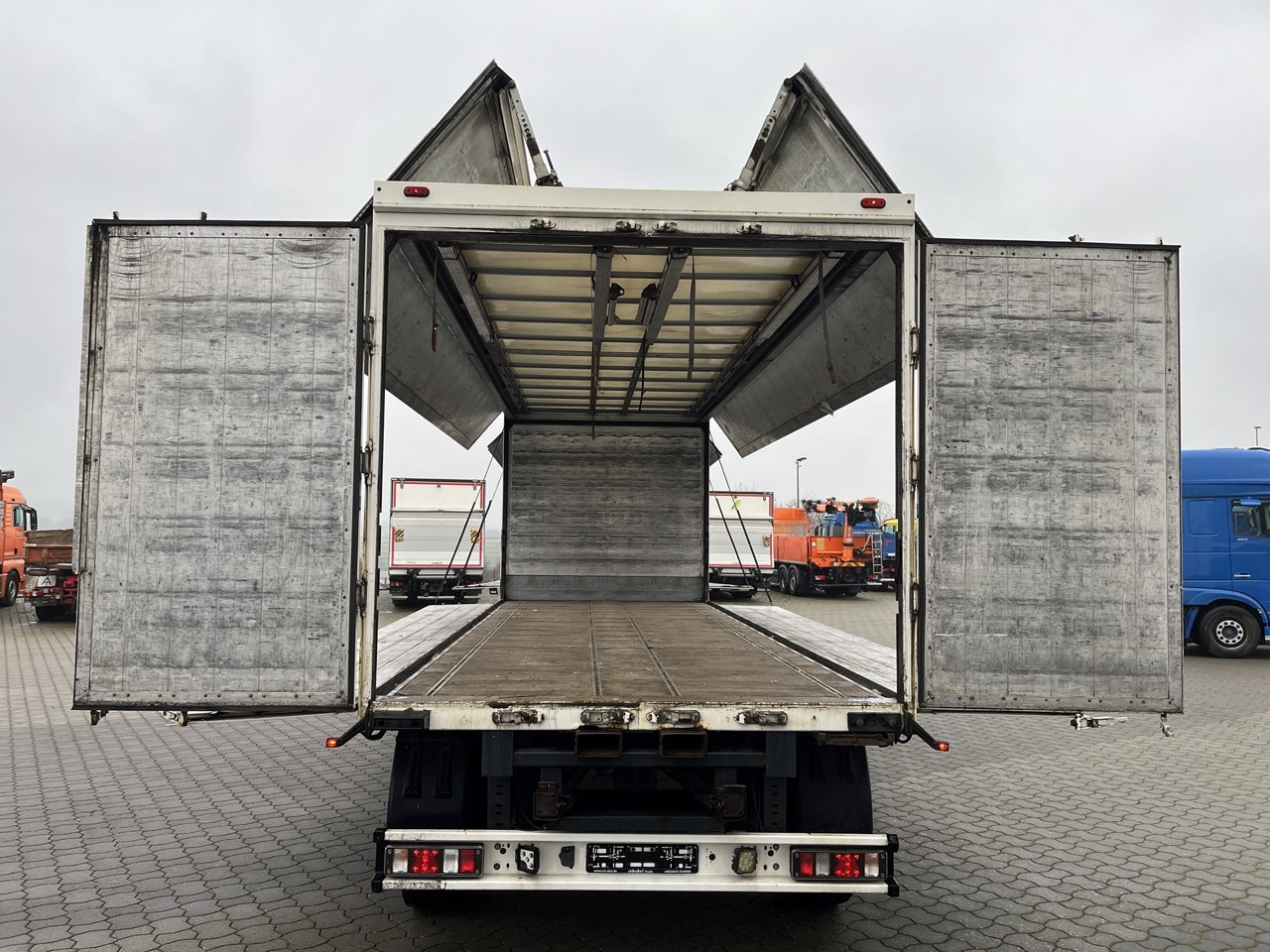 Scania R 450 6x2 Geränkezug + Orten Anhänger - Til transport af drikkevarer lastbil: billede 3 Scania R 450 6x2 Geränkezug + Orten Anhänger - Til transport af drikkevarer lastbil: billede 3