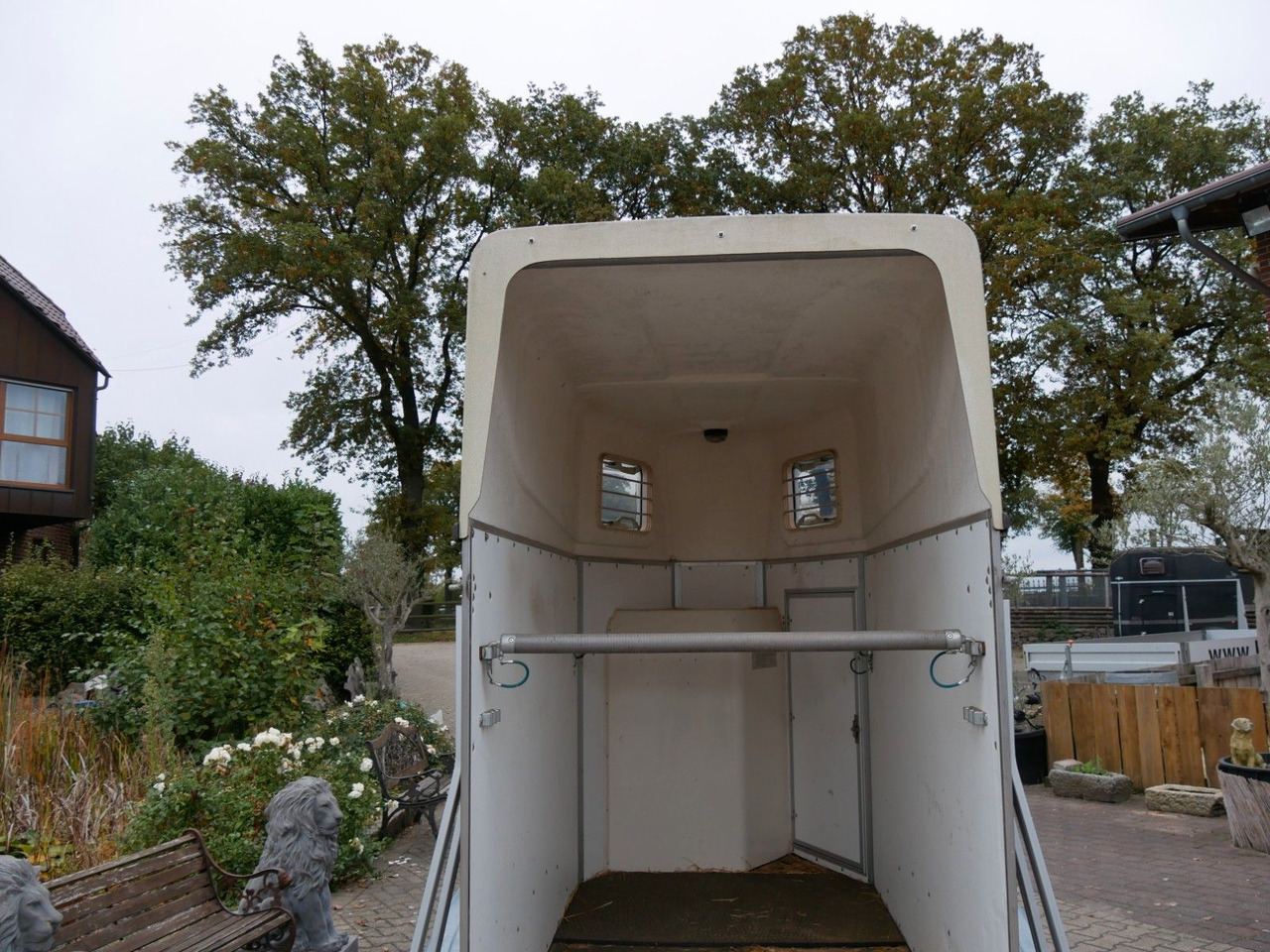 Blomert 1,5 Pferde Holz Poly - Veetransport påhængsvogn: billede 3 Blomert 1,5 Pferde Holz Poly - Veetransport påhængsvogn: billede 3