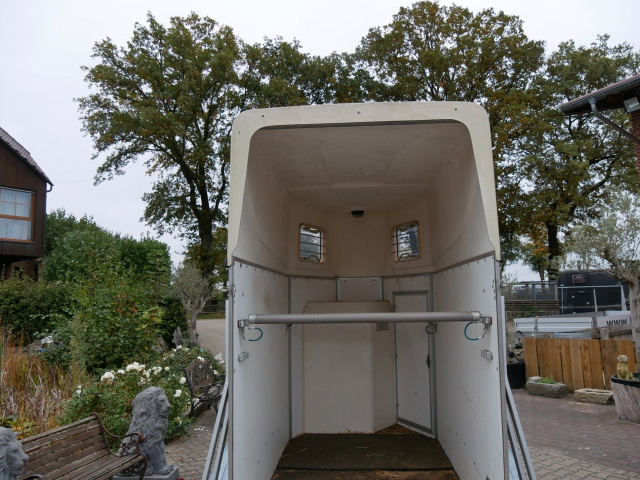 Blomert 1,5 Pferde Holz Poly - Veetransport påhængsvogn: billede 4 Blomert 1,5 Pferde Holz Poly - Veetransport påhængsvogn: billede 4