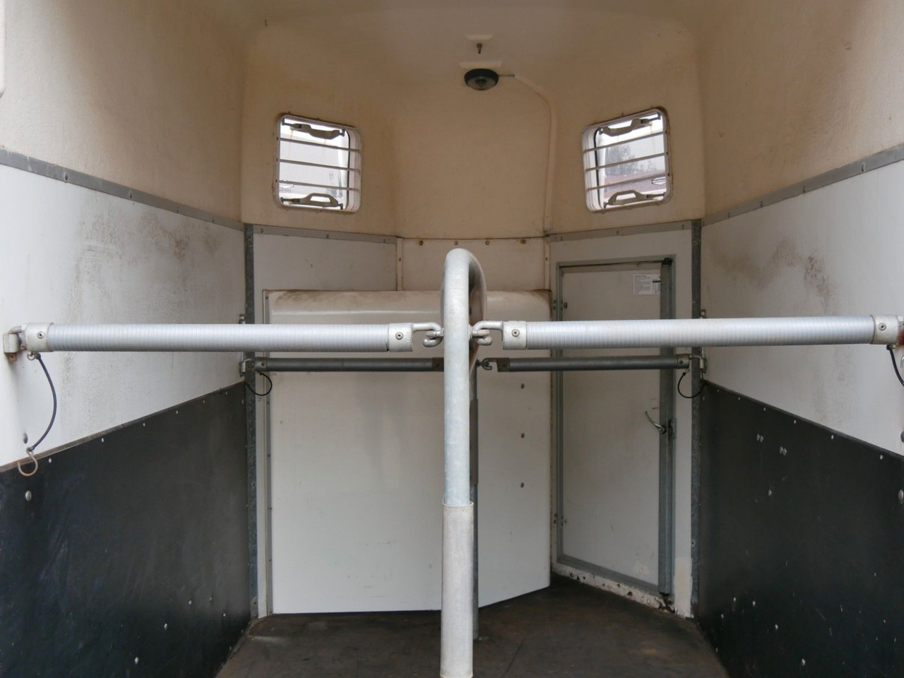 Böckmann Duo mit Sattelkammer - Veetransport påhængsvogn: billede 4 Böckmann Duo mit Sattelkammer - Veetransport påhængsvogn: billede 4