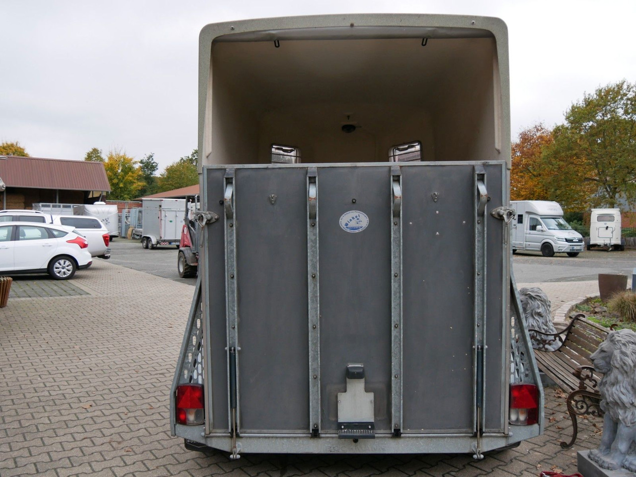 Böckmann Duo mit Sattelkammer - Veetransport påhængsvogn: billede 3 Böckmann Duo mit Sattelkammer - Veetransport påhængsvogn: billede 3