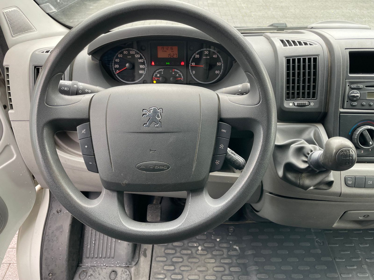 Leje en Peugeot Boxer 120 HDI Kühlkastenwagen Peugeot Boxer 120 HDI Kühlkastenwagen: billede 26 Leje en Peugeot Boxer 120 HDI Kühlkastenwagen Peugeot Boxer 120 HDI Kühlkastenwagen: billede 26