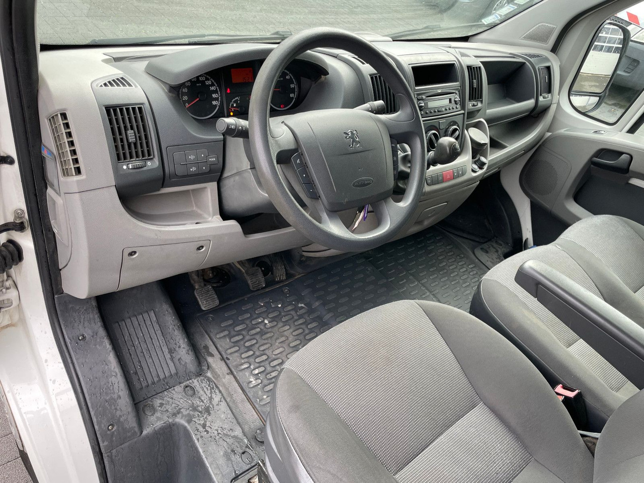 Leje en Peugeot Boxer 120 HDI Kühlkastenwagen Peugeot Boxer 120 HDI Kühlkastenwagen: billede 13 Leje en Peugeot Boxer 120 HDI Kühlkastenwagen Peugeot Boxer 120 HDI Kühlkastenwagen: billede 13