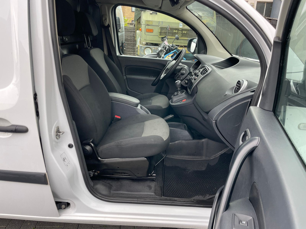 Små varebil Renault Kangoo 1.5 dCi Rapid Maxi Extra: billede 15 Små varebil Renault Kangoo 1.5 dCi Rapid Maxi Extra: billede 15