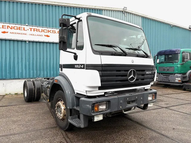 Mercedes-Benz SK 1824 K (ONLY 226.000 KM!) 4x2 FULL STEEL CHASSIS (MANUAL GEARBOX / REDUCTION AXLE / FULL STEEL SUSPENSION / P.T.O.) - Lastbil chassis: billede 2 Mercedes-Benz SK 1824 K (ONLY 226.000 KM!) 4x2 FULL STEEL CHASSIS (MANUAL GEARBOX / REDUCTION AXLE / FULL STEEL SUSPENSION / P.T.O.) - Lastbil chassis: billede 2