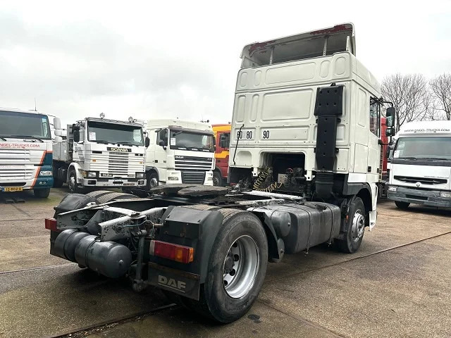 DAF 95.380 XF SPACECAB (EURO 2 (MECHANICAL PUMP & INJECTORS) / ZF16 MANUAL GEARBOX / AIRCONDITIONING) - Trækker: billede 3 DAF 95.380 XF SPACECAB (EURO 2 (MECHANICAL PUMP & INJECTORS) / ZF16 MANUAL GEARBOX / AIRCONDITIONING) - Trækker: billede 3