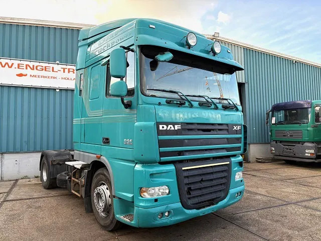 DAF XF 105.460 SPACECAB (EURO 5 / ZF16 MANUAL GEARBOX / P.T.O. / AIRCONDITIONING / FRIDGE UNDER BED / ETC.) - Trækker: billede 2 DAF XF 105.460 SPACECAB (EURO 5 / ZF16 MANUAL GEARBOX / P.T.O. / AIRCONDITIONING / FRIDGE UNDER BED / ETC.) - Trækker: billede 2