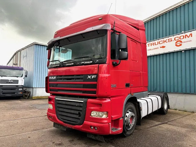 DAF XF 105.460 SPACECAB (ZF16 MANUAL GEARBOX / MX-BRAKE / 870+430 LITER TANK / AIRCONDITIONING / FRIDGE) - Trækker: billede 1 DAF XF 105.460 SPACECAB (ZF16 MANUAL GEARBOX / MX-BRAKE / 870+430 LITER TANK / AIRCONDITIONING / FRIDGE) - Trækker: billede 1