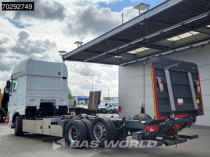 DAF XF 530 XF 6X2 2000kg Ladebordwand Lift+Steering-Axle Navi ACC Euro 6 - Lastbil chassis: billede 2 DAF XF 530 XF 6X2 2000kg Ladebordwand Lift+Steering-Axle Navi ACC Euro 6 - Lastbil chassis: billede 2