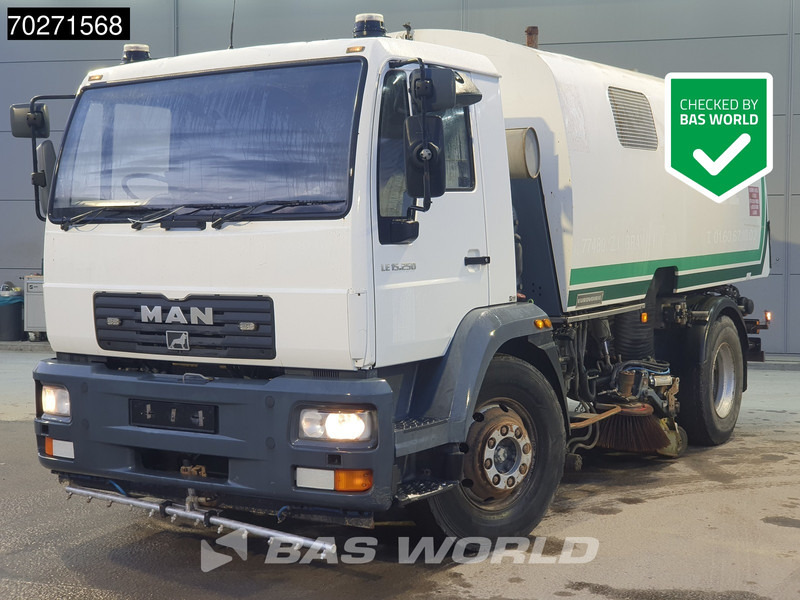 MAN LE 15.250 4X2 Eurovoirie Sweeper Manual Steelsuspension Euro 3 - Fejebil: billede 1 MAN LE 15.250 4X2 Eurovoirie Sweeper Manual Steelsuspension Euro 3 - Fejebil: billede 1