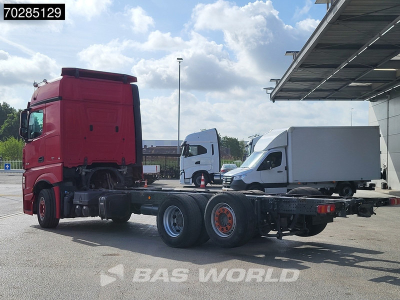 Mercedes-Benz Actros 2548 Actros 6X2 BigSpace Retarder PTO Liftachse Xenon ACC Navi Euro 6 - Lastbil chassis: billede 2 Mercedes-Benz Actros 2548 Actros 6X2 BigSpace Retarder PTO Liftachse Xenon ACC Navi Euro 6 - Lastbil chassis: billede 2