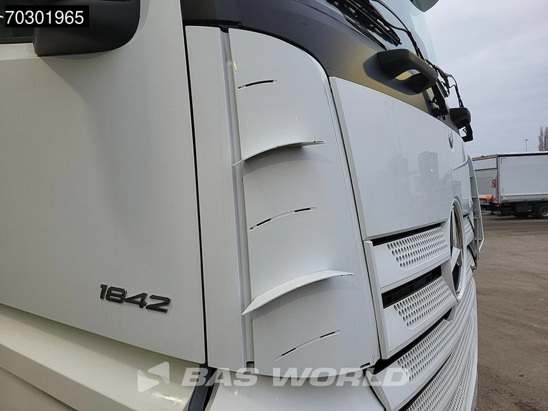 Leje en Mercedes-Benz Actros 1842 4X2 StreamSpace 2xTanks Mercedes-Benz Actros 1842 4X2 StreamSpace 2xTanks: billede 9 Leje en Mercedes-Benz Actros 1842 4X2 StreamSpace 2xTanks Mercedes-Benz Actros 1842 4X2 StreamSpace 2xTanks: billede 9