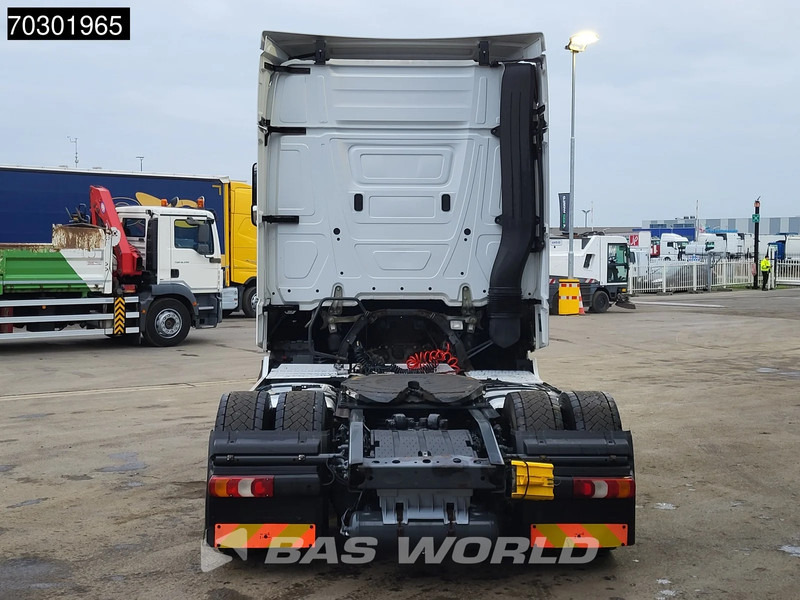 Leje en Mercedes-Benz Actros 1842 4X2 StreamSpace 2xTanks Mercedes-Benz Actros 1842 4X2 StreamSpace 2xTanks: billede 11 Leje en Mercedes-Benz Actros 1842 4X2 StreamSpace 2xTanks Mercedes-Benz Actros 1842 4X2 StreamSpace 2xTanks: billede 11